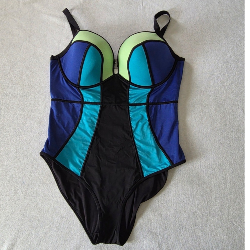 City Chic Color Block One-Piece Swimsuit Underwire Large/20 Plus Vacation - Picture 8 of 8